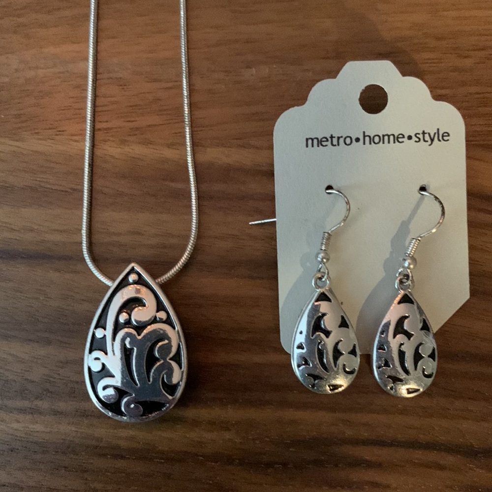 Necklace and earring set. Necklace overall length is 10.5” and earrings are 1.5”